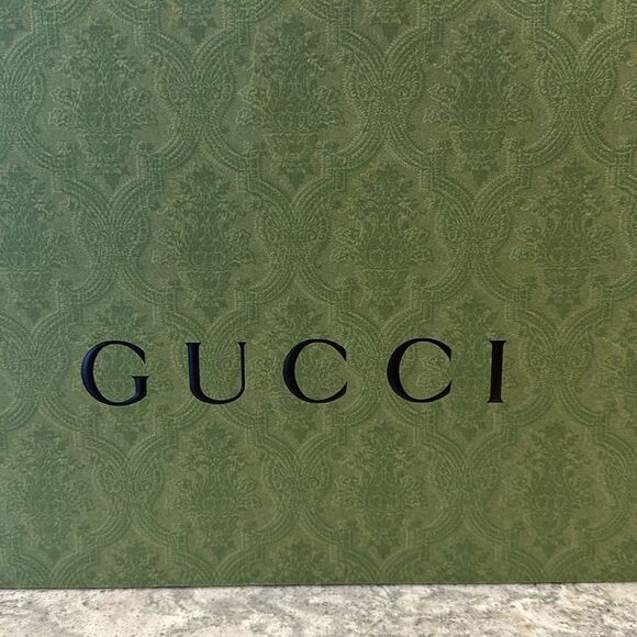 🛍️ Authentic Gucci Shopping Bag - 18.75” x 14” x 6.75” - Stylish and Functional - Picture 2 of 4